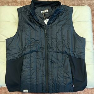 NWT Hoka men’s Coldsnap vest. Black in color. Size L